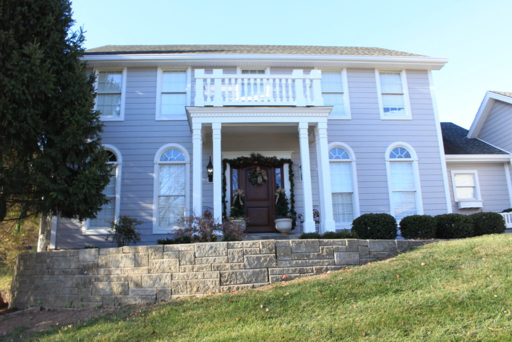 <a href="https://www.sidingexpress.com/completed-jobs/pearl-gray-siding-chesterfield-mo-63005/">James Hardie Pearl Gray Lap</a>