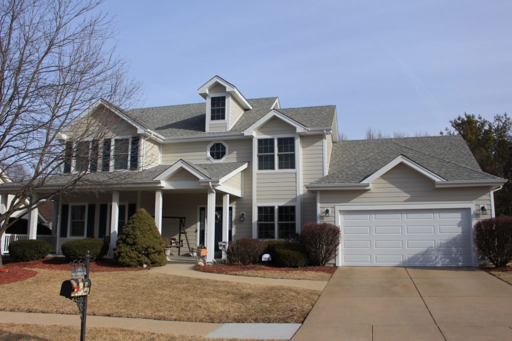 <a href="https://www.sidingexpress.com/completed-jobs/cobblestone-siding-florrisant-mo-63034/">James Hardie Cobble Stone Lap<a>