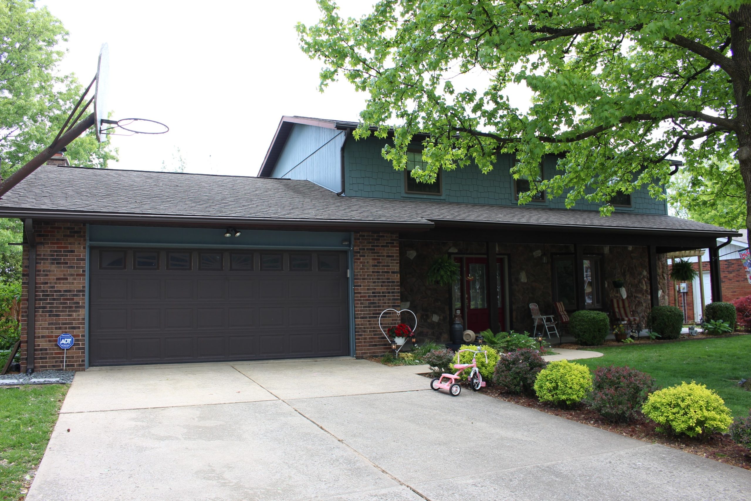 James Hardie Boothbay Blue Shake siding and Board & Batten in Fairview Heighrs, Illinois