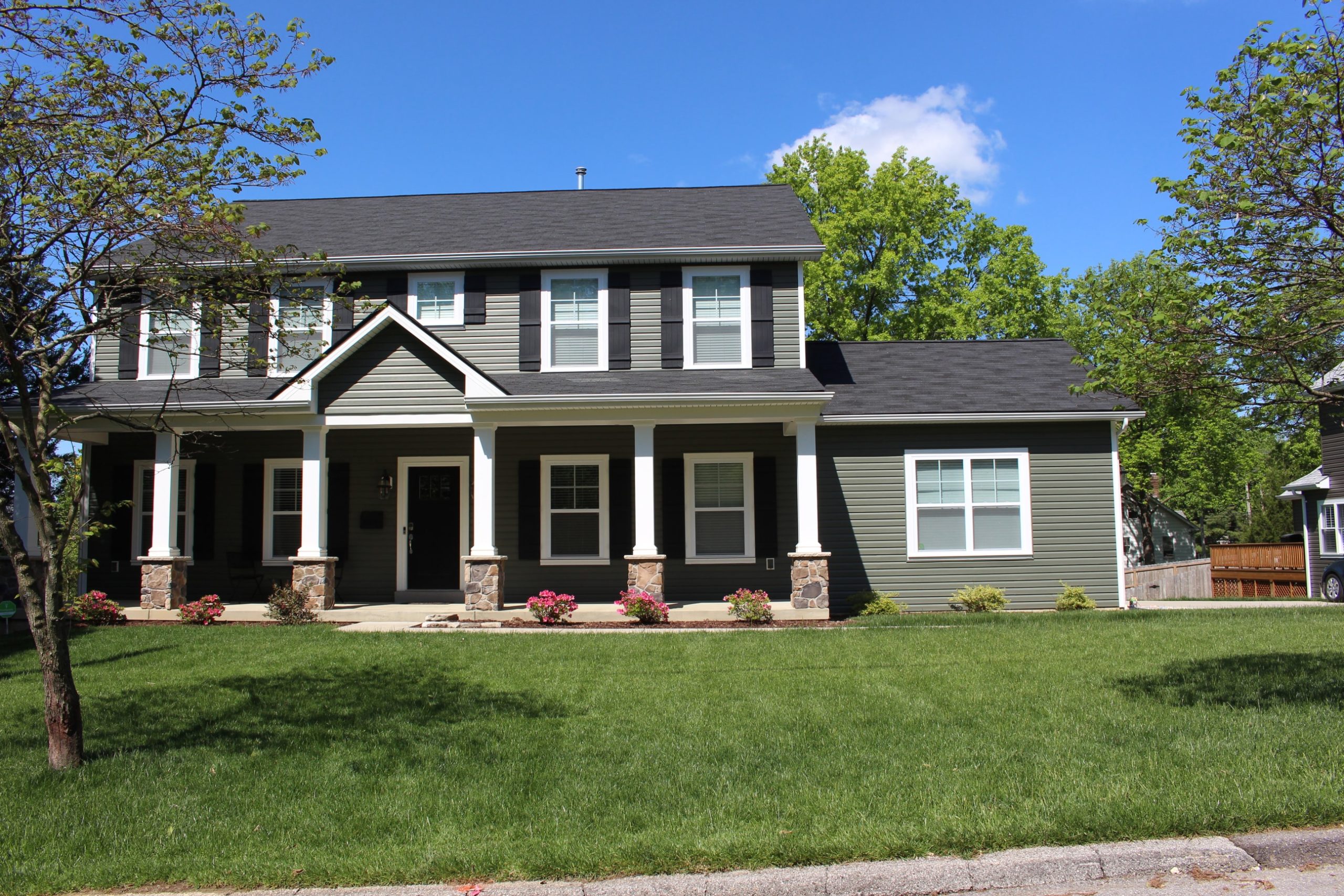 Vytec Vinyl Forest Green Lap Siding in Kirkwood, Missouri