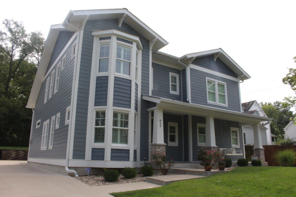 Trust a James Hardie Siding Contractor in Kirkwood, MO for your new blue siding