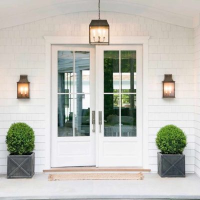 farmhouse-outdoor-lighting-ideas.jpg